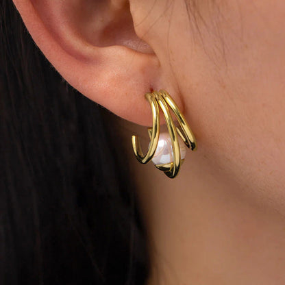 Charming Pearl Earring for Any Occasion