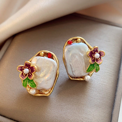 Beautiful Pearl Earring with Unique Style