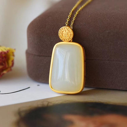 Classic Gold Pendant with Timeless Appeal