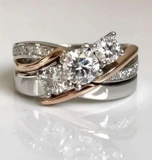 Classic Gold Ring with Timeless Appeal