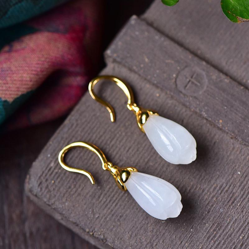 Charming Gold Piece for Any Occasion