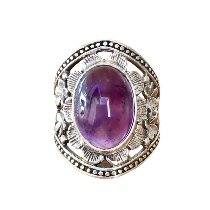Charming Silver Ring for Any Occasion