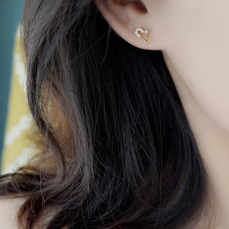 Classic Pearl Earring with Timeless Appeal