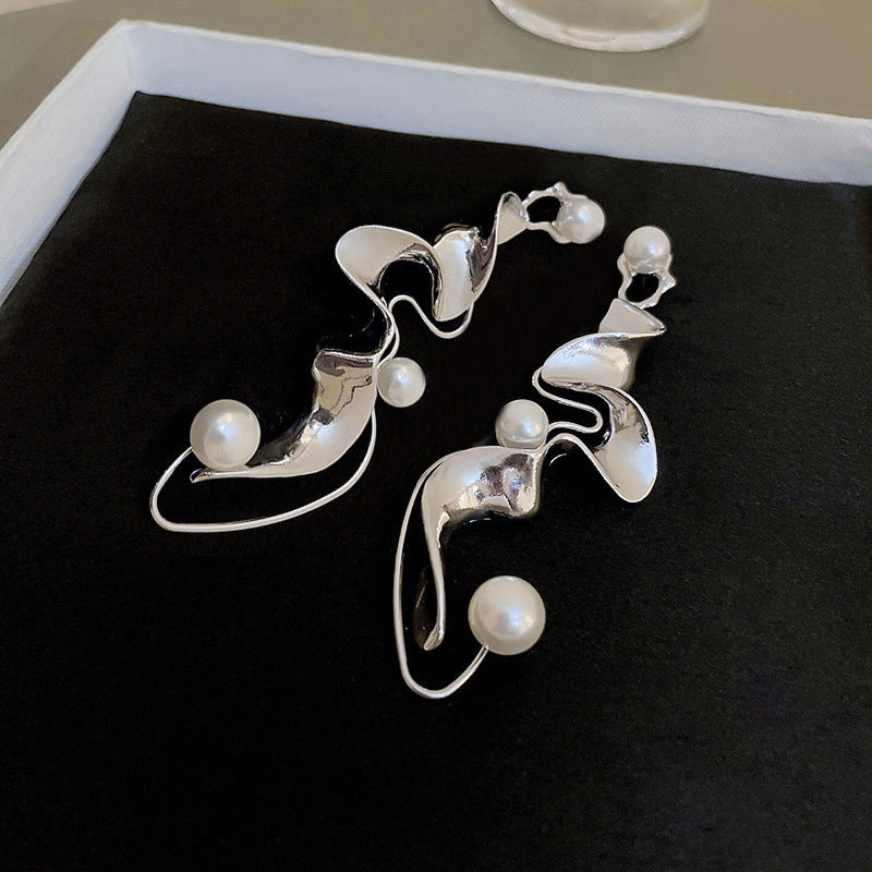 Charming Pearl Earring for Any Occasion