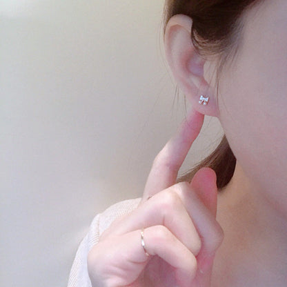 Classic Pearl Earring with Timeless Appeal