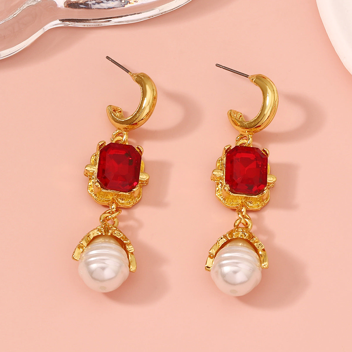 Romantic Pearl Earring for Special Moments