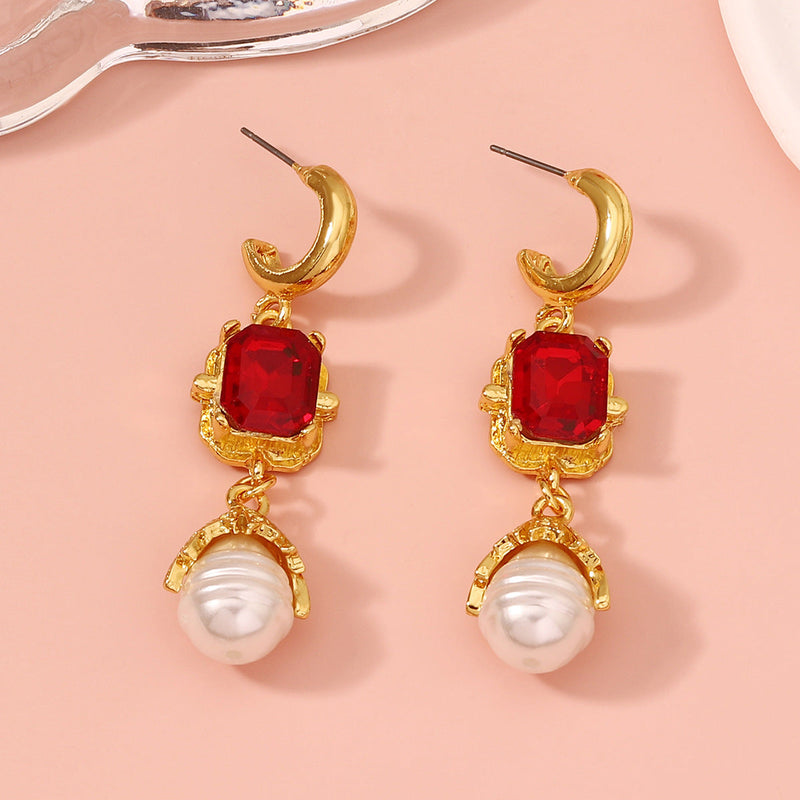 Romantic Pearl Earring for Special Moments