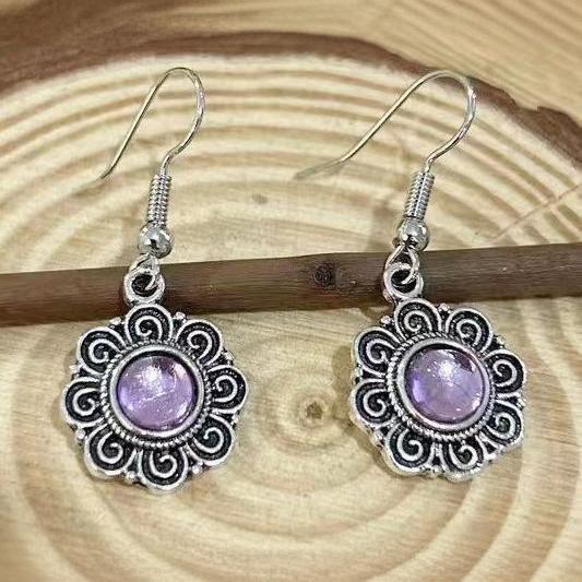 Charming Silver Earring for Any Occasion
