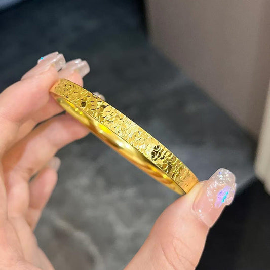 Charming Piece for Any Occasion