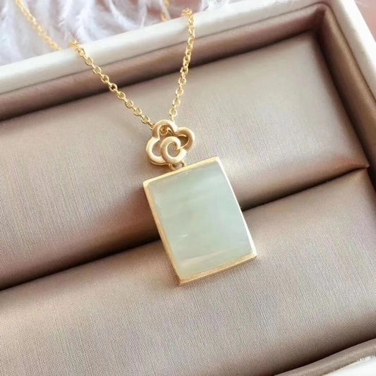 Beautiful Silver Necklace with Unique Style