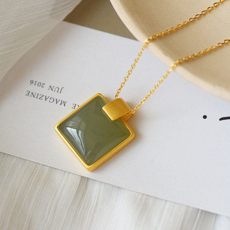 Beautiful Gold Necklace with Unique Style