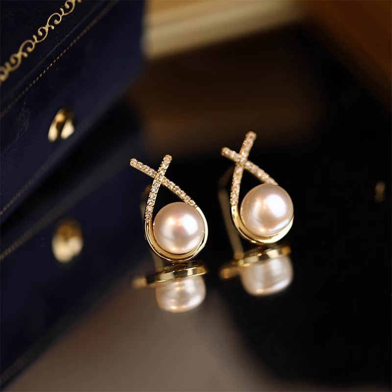 Charming Pearl Earring for Any Occasion