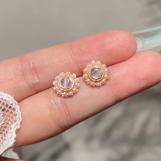 Classic Pearl Earring with Timeless Appeal
