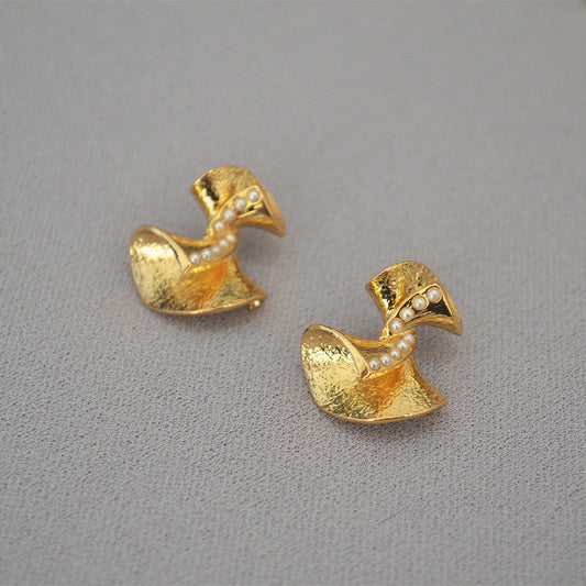 Romantic Silver Earring for Special Moments