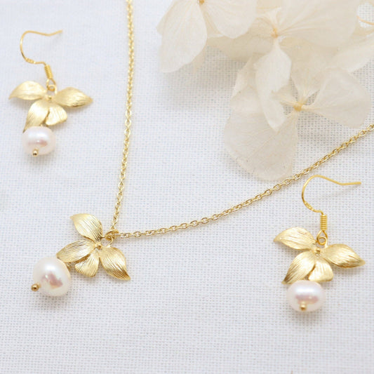 Classic Gold Set with Timeless Appeal