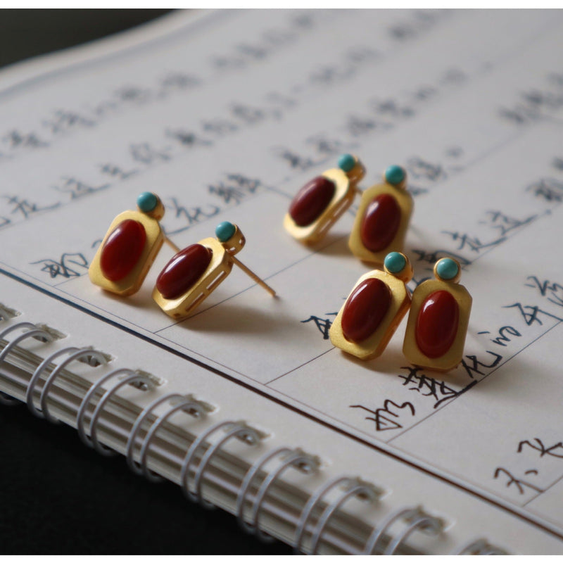 Romantic Gold Earring for Special Moments