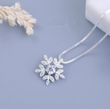 Classic Silver Necklace with Timeless Appeal