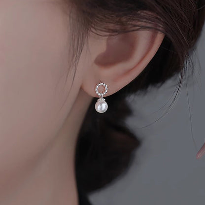 Beautiful Pearl Earring with Unique Style