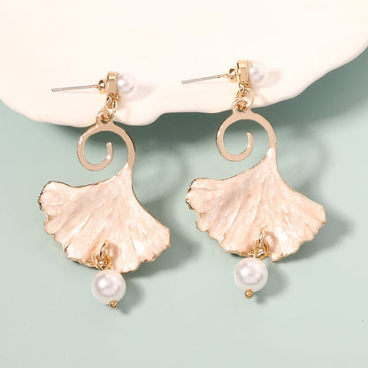 Romantic Pearl Earring for Special Moments