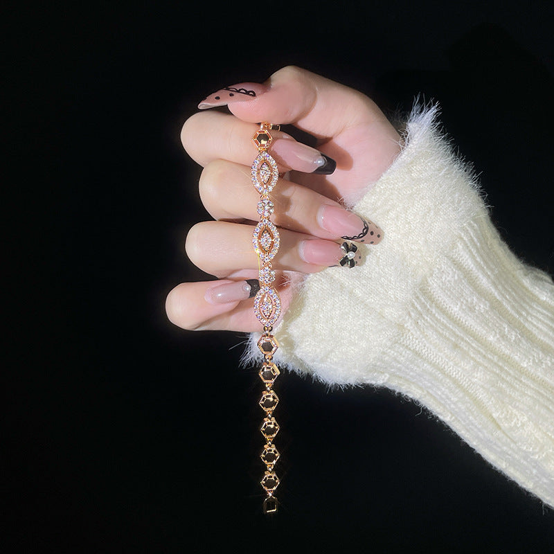 Beautiful Bracelet with Unique Style