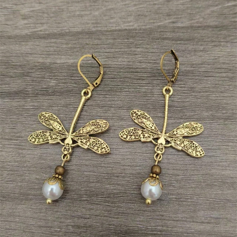 Classic Pearl Earring with Timeless Appeal