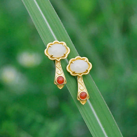Romantic Gold Earring for Special Moments