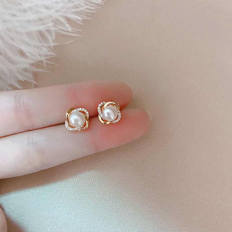 Elegant Pearl Earring for Every Occasion