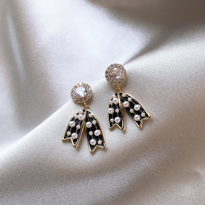 Charming Pearl Earring for Any Occasion