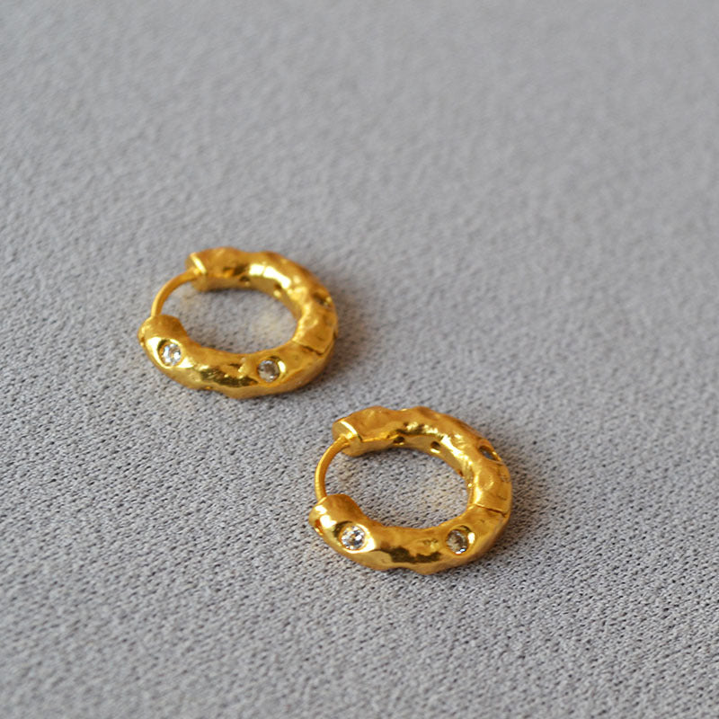 Beautiful Gold Earring with Unique Style
