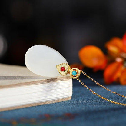 Beautiful Gold Necklace with Unique Style