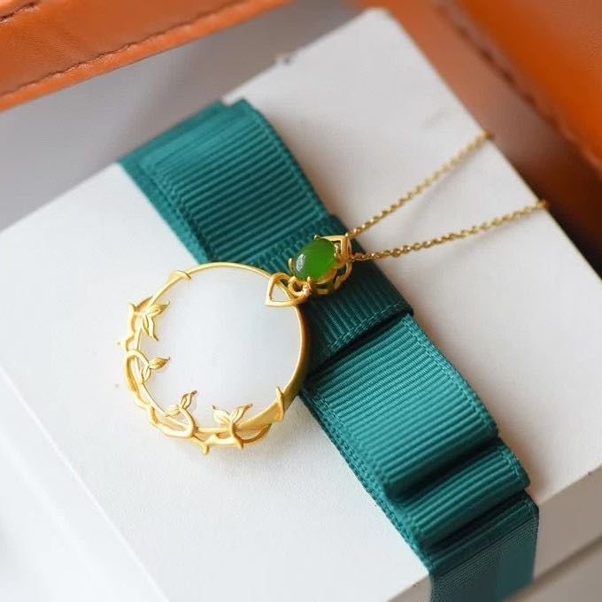 Charming Gold Necklace for Any Occasion