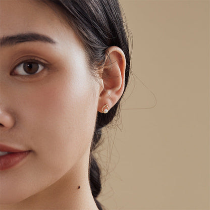 Charming Pearl Earring for Any Occasion