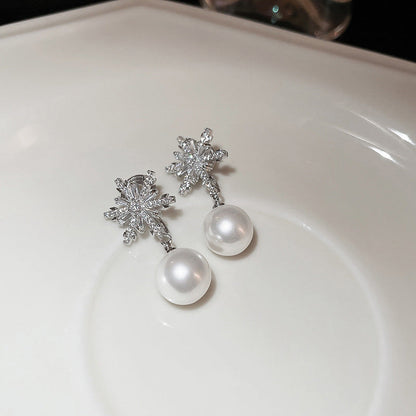 Beautiful Pearl Earring with Unique Style
