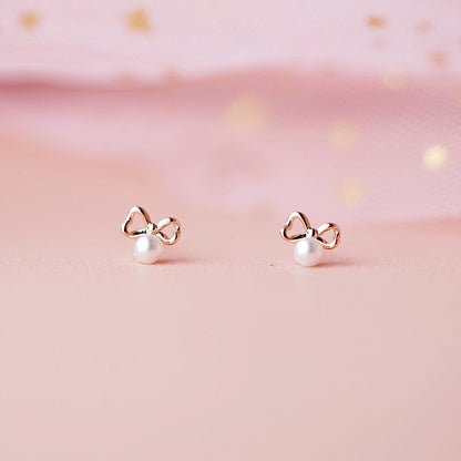 Beautiful Pearl Earring with Unique Style