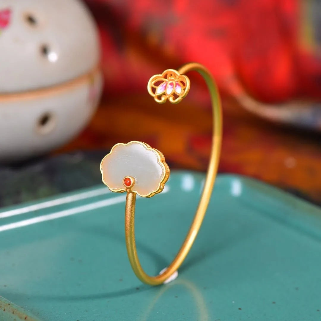 Beautiful Bracelet with Unique Style