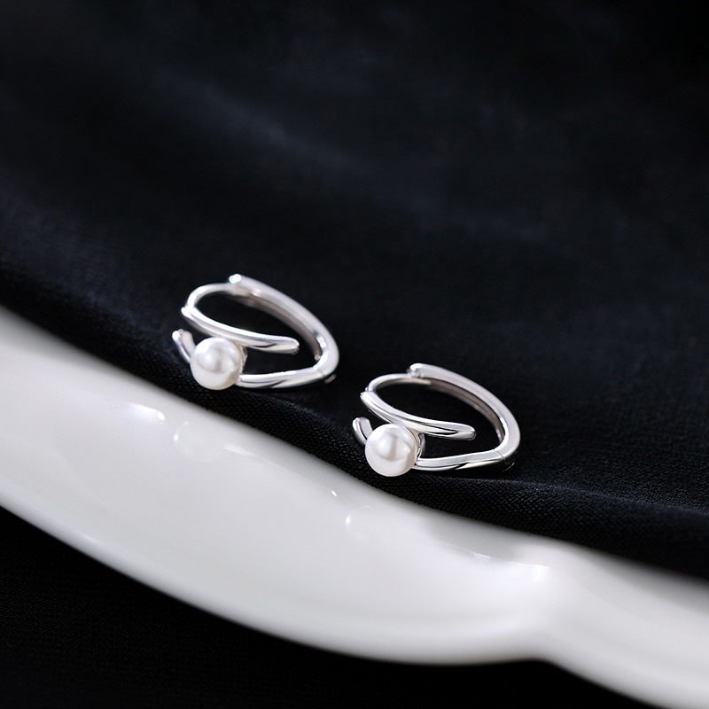 Classic Pearl Earring with Timeless Appeal