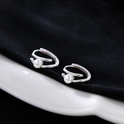 Classic Pearl Earring with Timeless Appeal
