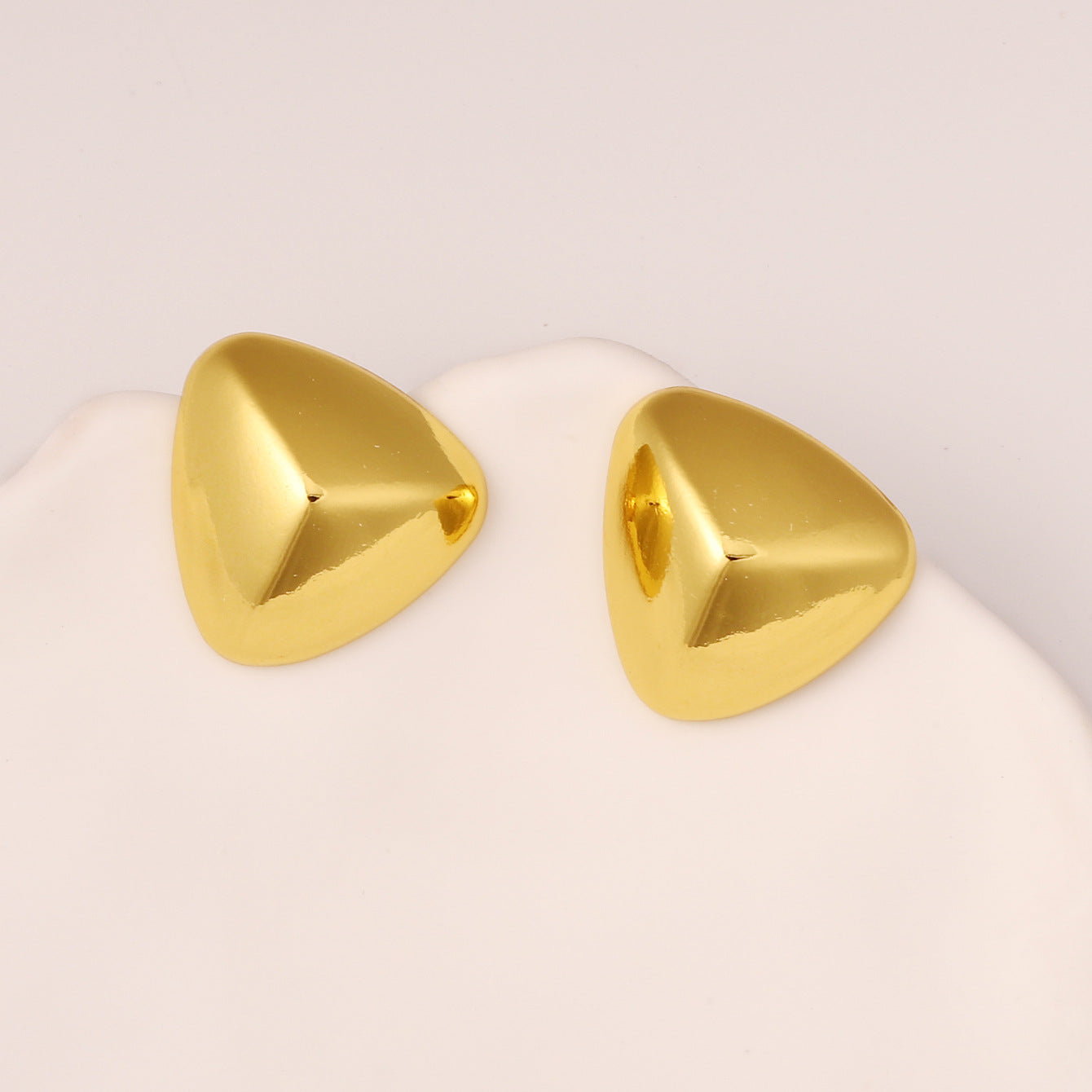 Beautiful Gold Earring with Unique Style