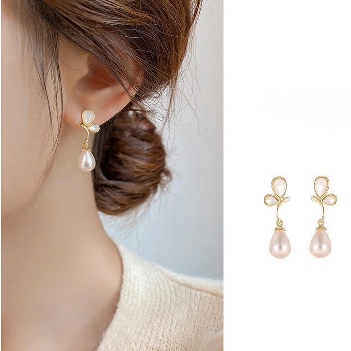 Stunning Pearl Earring for Daily Wear