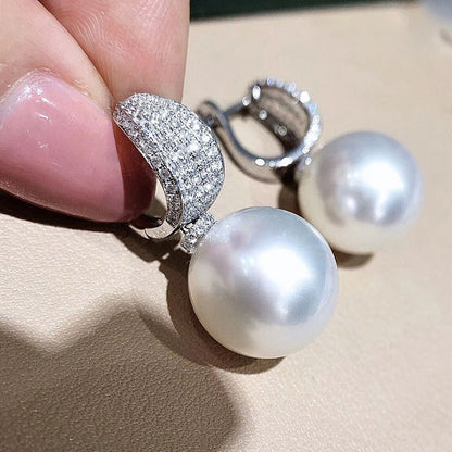 Beautiful Pearl Earring with Unique Style