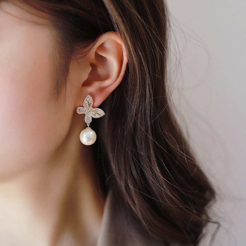 Stunning Pearl Earring for Daily Wear
