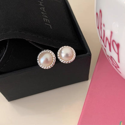 Charming Pearl Earring for Any Occasion
