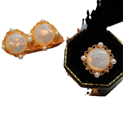 Beautiful Gold Earring with Unique Style