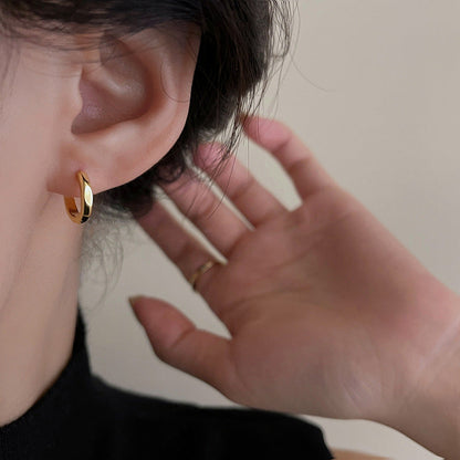 Beautiful Gold Earring with Unique Style