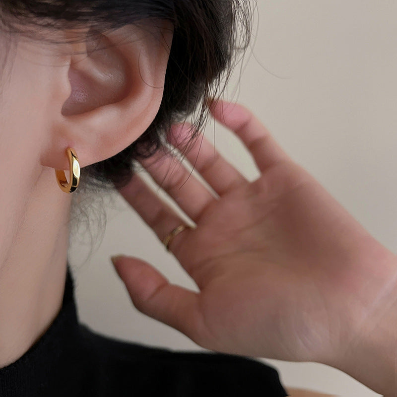 Beautiful Gold Earring with Unique Style