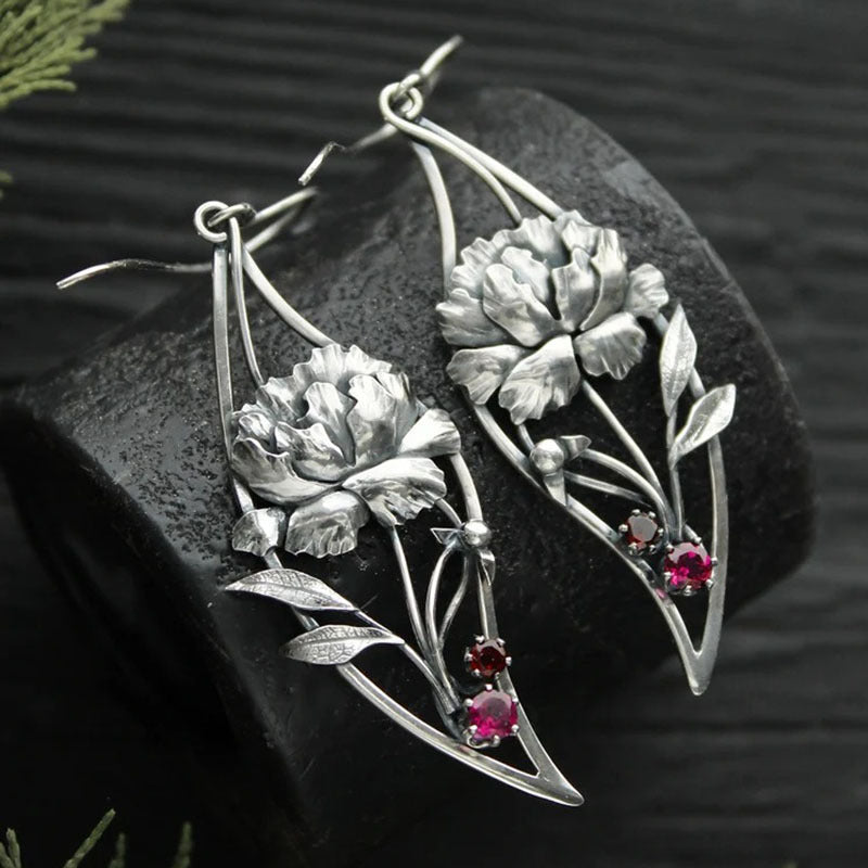 Romantic Silver Earring for Special Moments