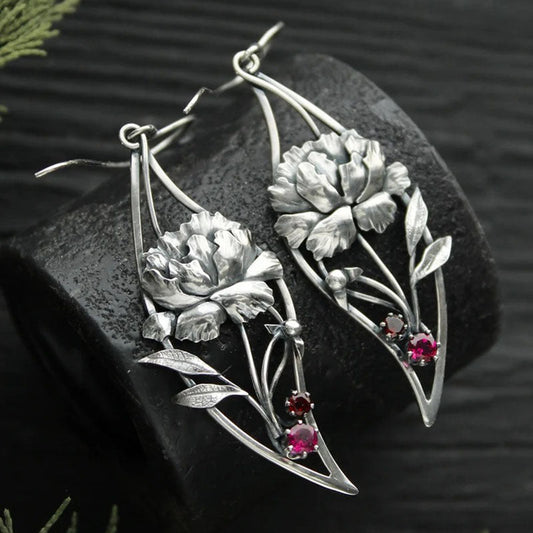 Romantic Silver Earring for Special Moments