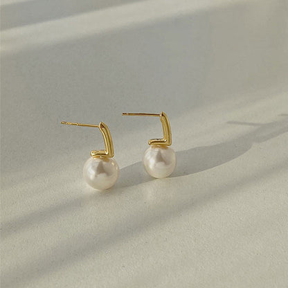 Romantic Pearl Earring for Special Moments
