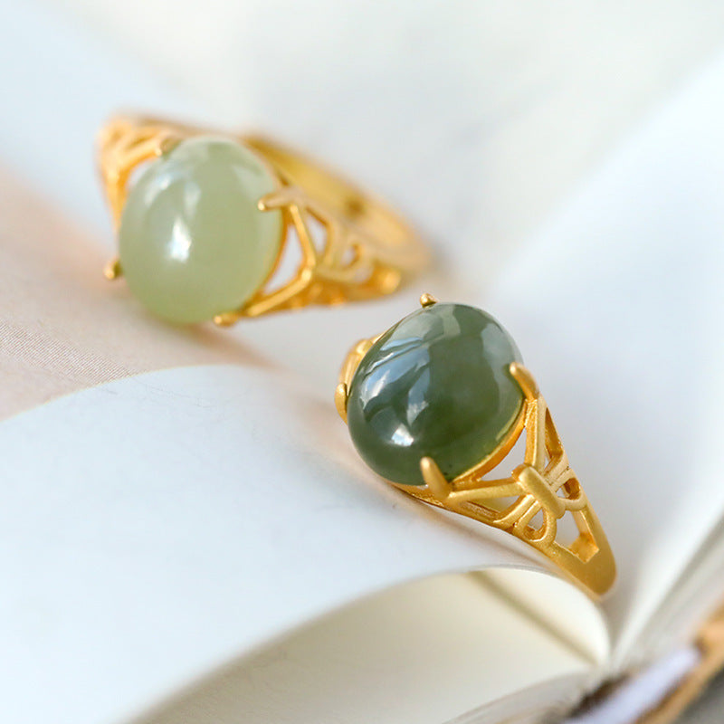 Classic Gold Ring with Timeless Appeal