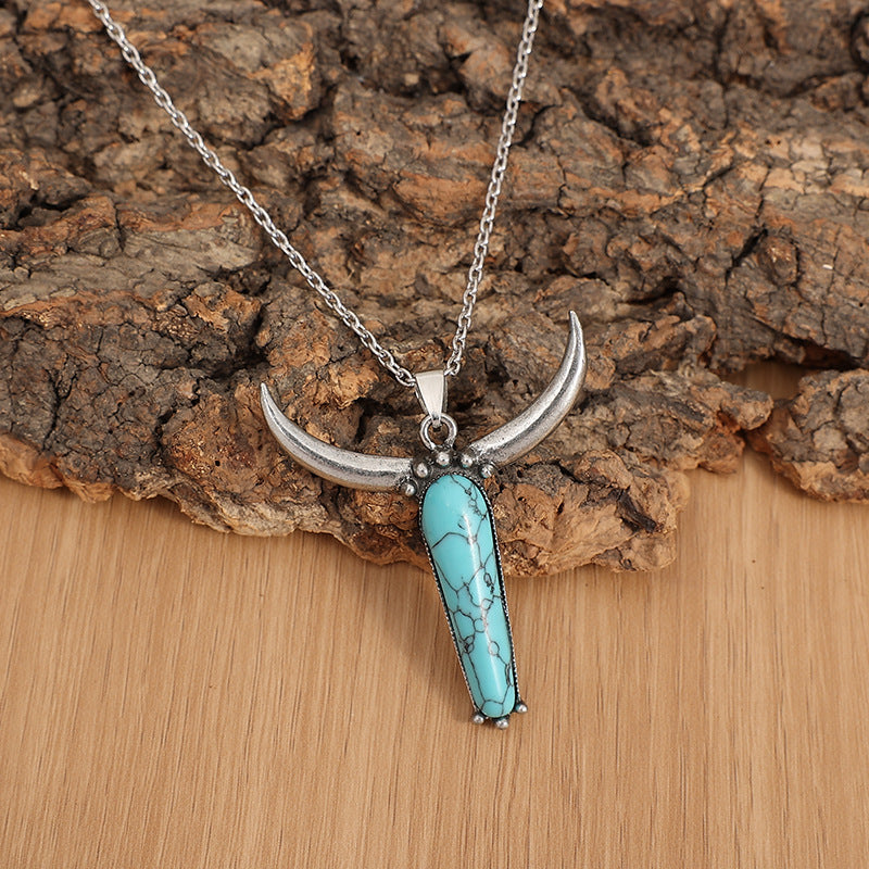 Charming Silver Necklace for Any Occasion